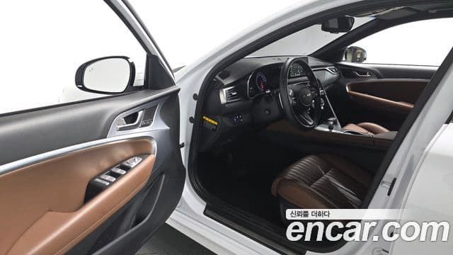 Genesis G70 Elite, 2019 11