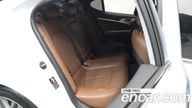 Genesis G70 Elite, 2019 12