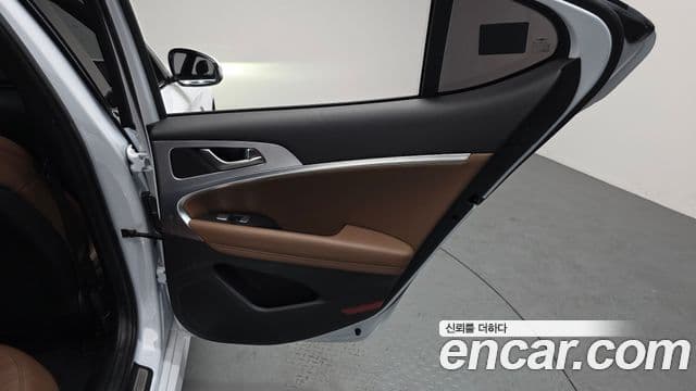 Genesis G70 Elite, 2019 17