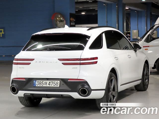 Genesis GV70, 2024 4