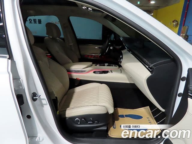 Genesis GV70, 2024 9