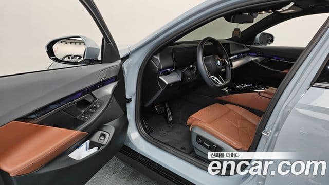BMW 5시리즈 (G60) 530i xDrive M Sport, 2025 10