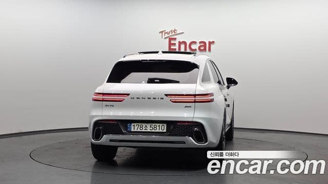 Genesis GV70, 2022 4