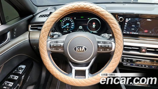 Kia K5 гибрид 3세대 Signature, 2020 13