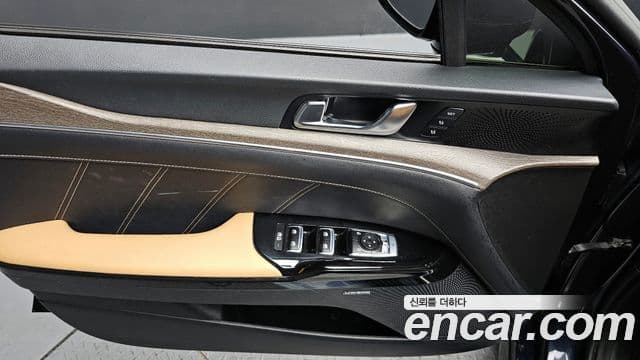 Kia K5 гибрид 3세대 Signature, 2020 17