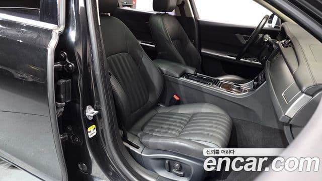 Jaguar XF (X260) 20d Portfolio AWD, 2017 10