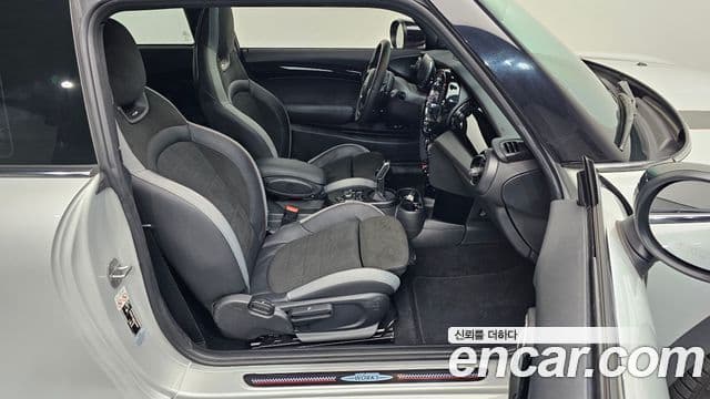 Mini Cooper S 3세대, 2023 10