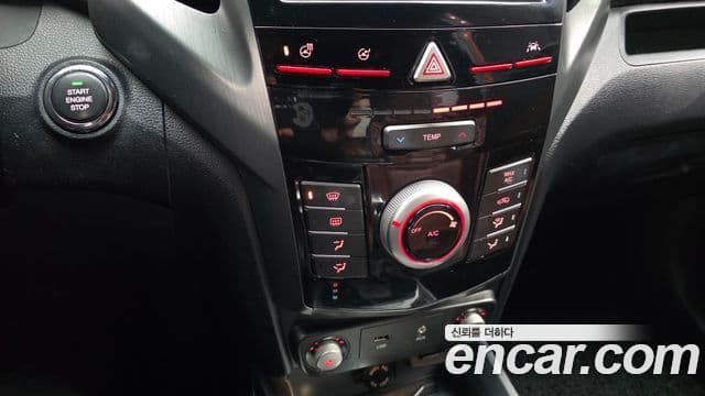 KG모빌리티(SsangYong) Tivoli Armor дизель коробка передач Plus 2WD, 2019 16