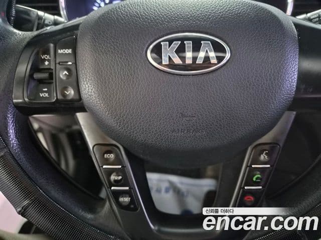 Kia K5 LPI Deluxe, 2013 12