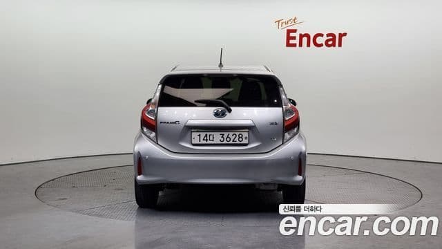 Toyota 프리우스 C, 2019 4