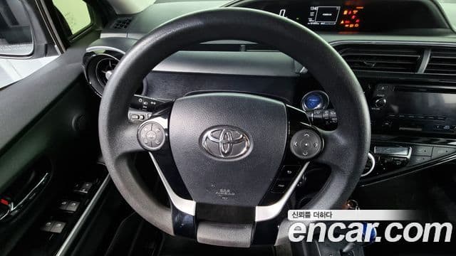 Toyota 프리우스 C, 2019 13