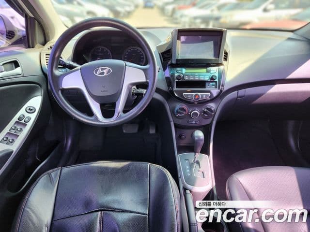 Hyundai Accent(новый кузов / новое поколение) Luxury, 2011 7
