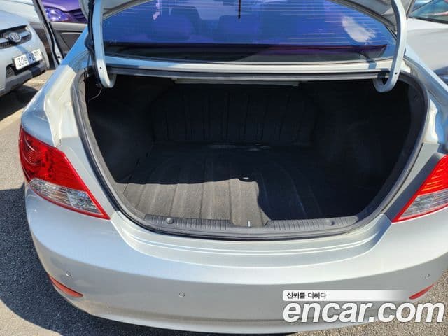 Hyundai Accent(новый кузов / новое поколение) Luxury, 2011 16