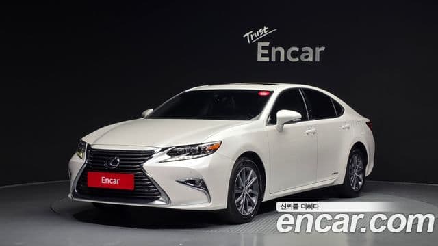 Lexus New ES300h XV60, 2018 1