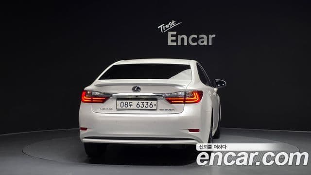 Lexus New ES300h XV60, 2018 4