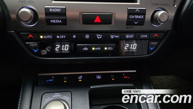 Lexus New ES300h XV60, 2018 16