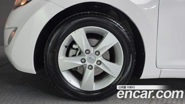 Hyundai Avante MD Modern, 2013 все фото