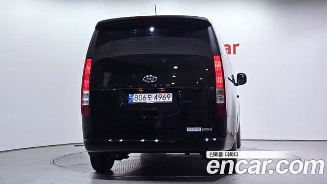 Hyundai Staria Modern, 2023 4