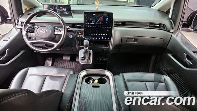 Hyundai Staria Modern, 2023 7
