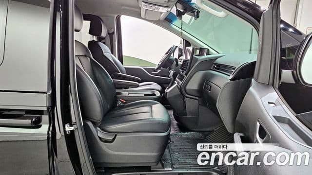 Hyundai Staria Modern, 2023 11