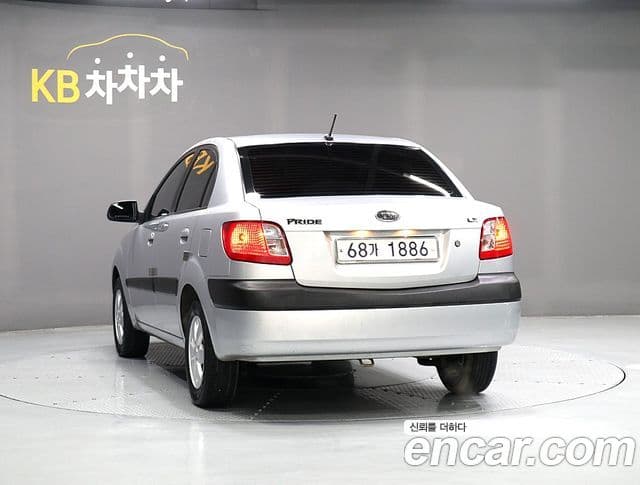 Kia Pride(новый кузов / новое поколение) 4DR 1.4 DOHC LX, 2008 4