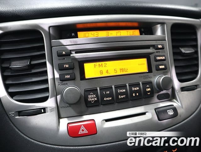 Kia Pride(новый кузов / новое поколение) 4DR 1.4 DOHC LX, 2008 12