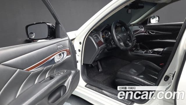 Infiniti M56 Y51, 2011 10