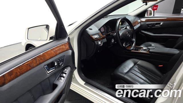 Mercedes-Benz E-класс W212 E300 Elegance, 2011 11
