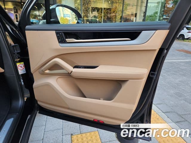 Porsche Cayenne (PO536), 2026 8