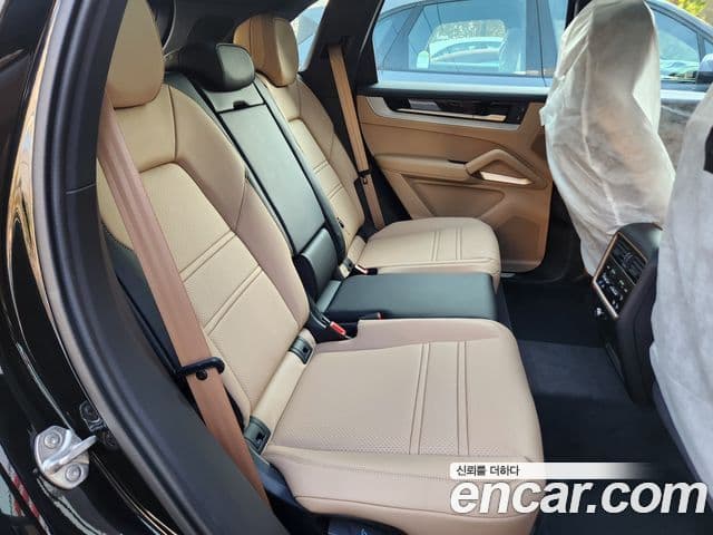 Porsche Cayenne (PO536), 2026 10