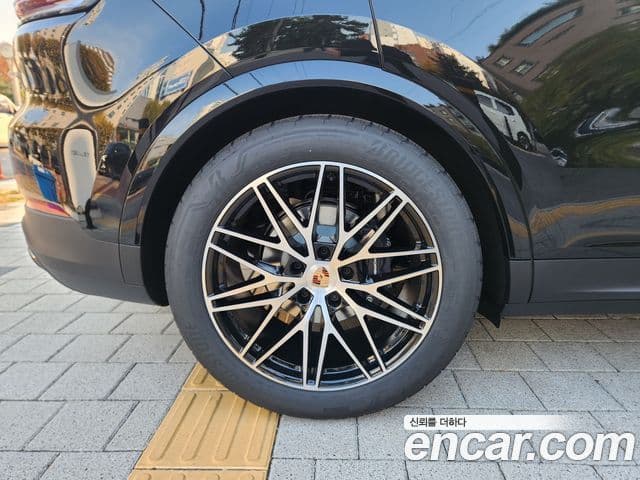 Porsche Cayenne (PO536), 2026 14