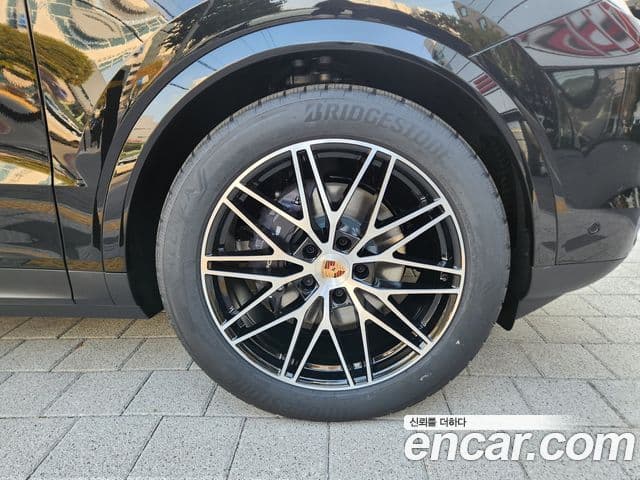 Porsche Cayenne (PO536), 2026 15