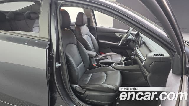 Kia The / новый New K3 2세대 Trendy, 2022 12