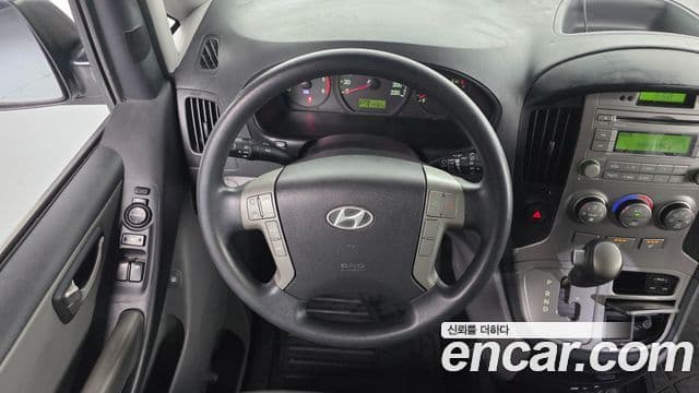 Hyundai Grand Starex CVX Luxury, 2012 13