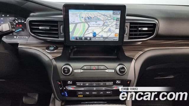 Ford Explorer 6세대, 2020 15