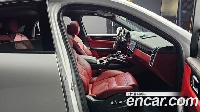 Porsche Cayenne (PO536) 3.0 купе, 2020 10