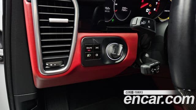 Porsche Cayenne (PO536) 3.0 купе, 2020 16