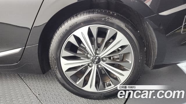 Kia K8 гибрид Signature, 2022 все фото