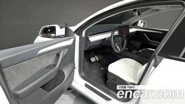 Tesla модель Y Long Range AWD, 2023 10