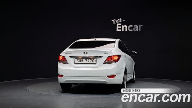 Hyundai Accent(новый кузов / новое поколение) Premier, 2011 4