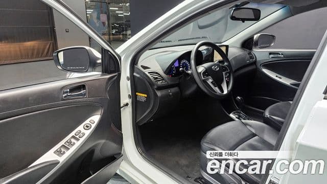 Hyundai Accent(новый кузов / новое поколение) Premier, 2011 11