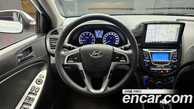 Hyundai Accent(новый кузов / новое поколение) Premier, 2011 14