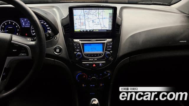 Hyundai Accent(новый кузов / новое поколение) Premier, 2011 15