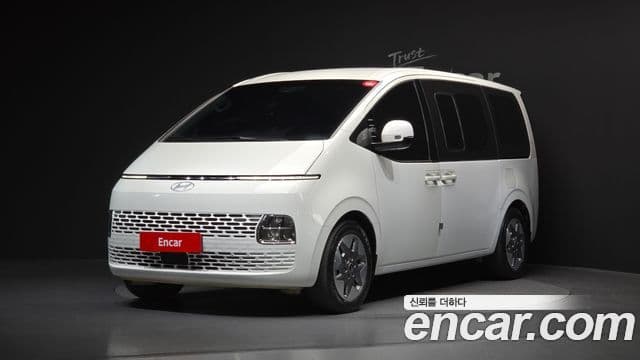 Hyundai Staria Modern, 2025 1