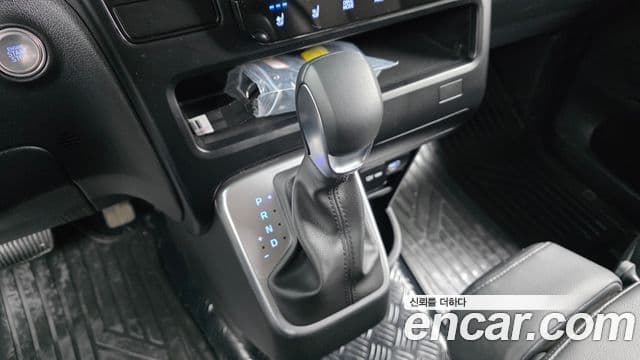 Hyundai Staria Modern, 2025 9