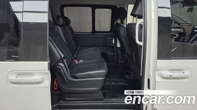 Hyundai Staria Modern, 2025 12