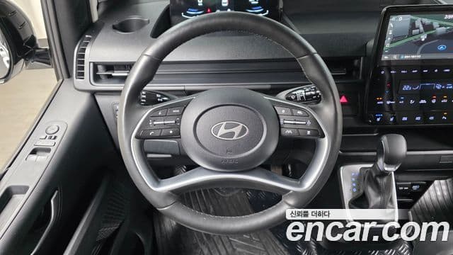 Hyundai Staria Modern, 2025 13