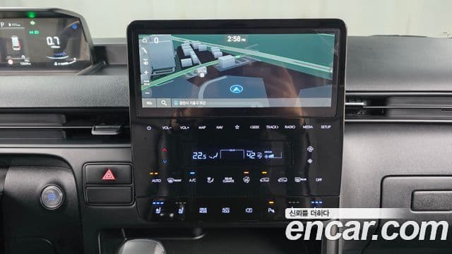 Hyundai Staria Modern, 2025 16