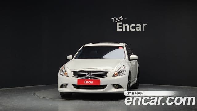 Infiniti G25 V36, 2013 3