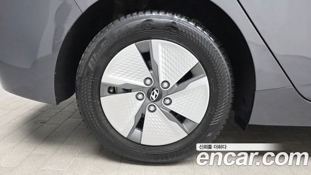 Hyundai The / новый New Ioniq гибрид N, 2020 все фото